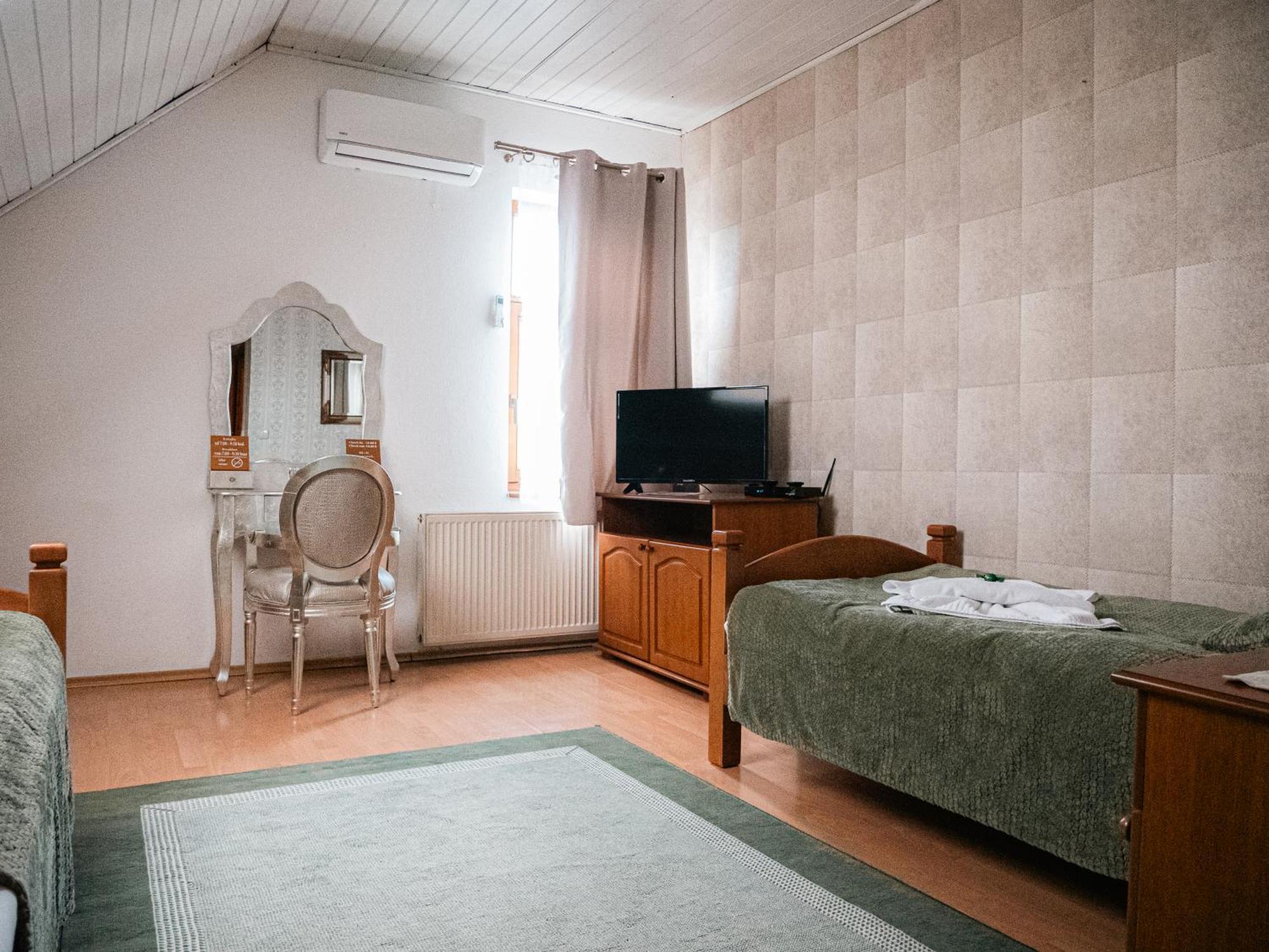 U Krba Hotel Nitra Exterior photo
